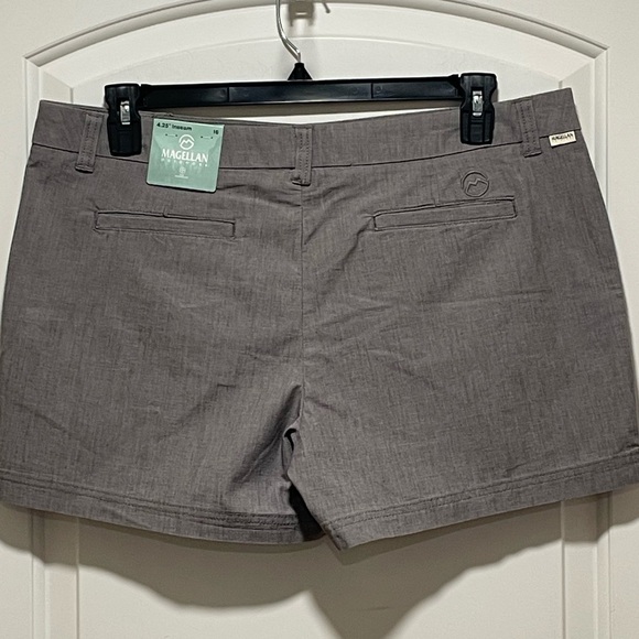*NWT* Magellan Women’s Outdoor Chambray Athletic Hiking Short Sz 16 4.25” Inseam - Picture 6 of 10